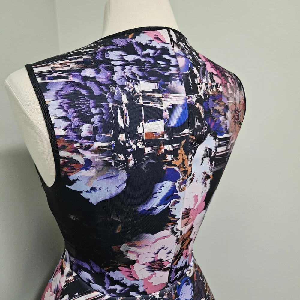 Clover Canyon Revolve Poetic Petals Peplum Top Neoprene Sleeveless Size Large - Picture 5 of 8